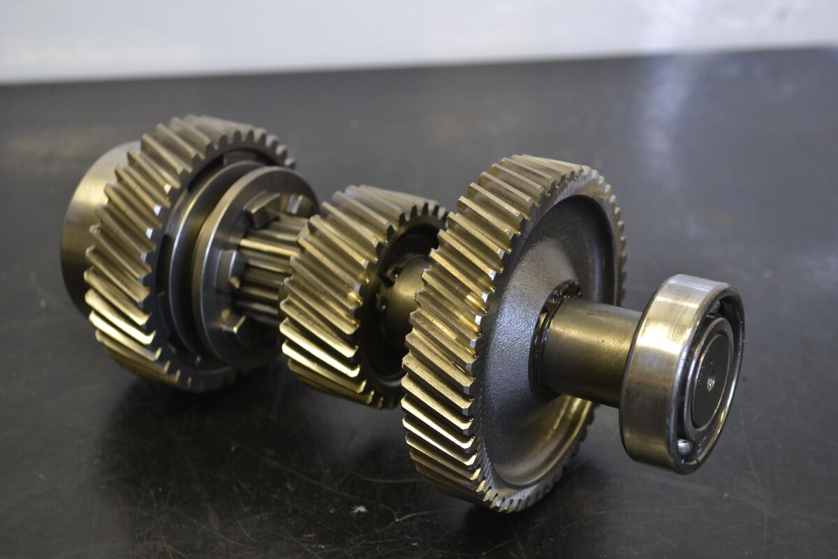 Commander 900 Ace vaihdelaatikon akseli, 504154126