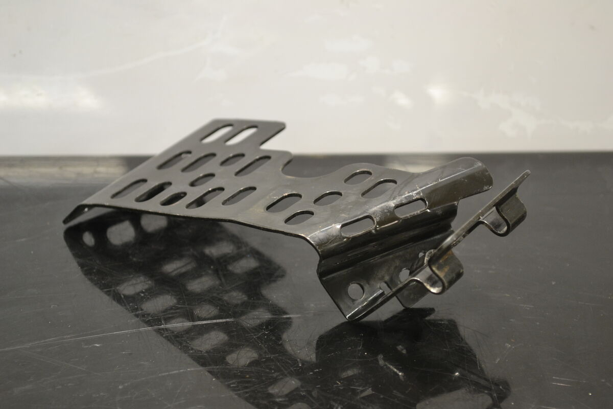 Skyddsplåt för bromsok Rave Re 11