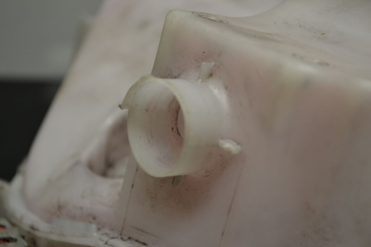 Oil tank Rave RE 519000257