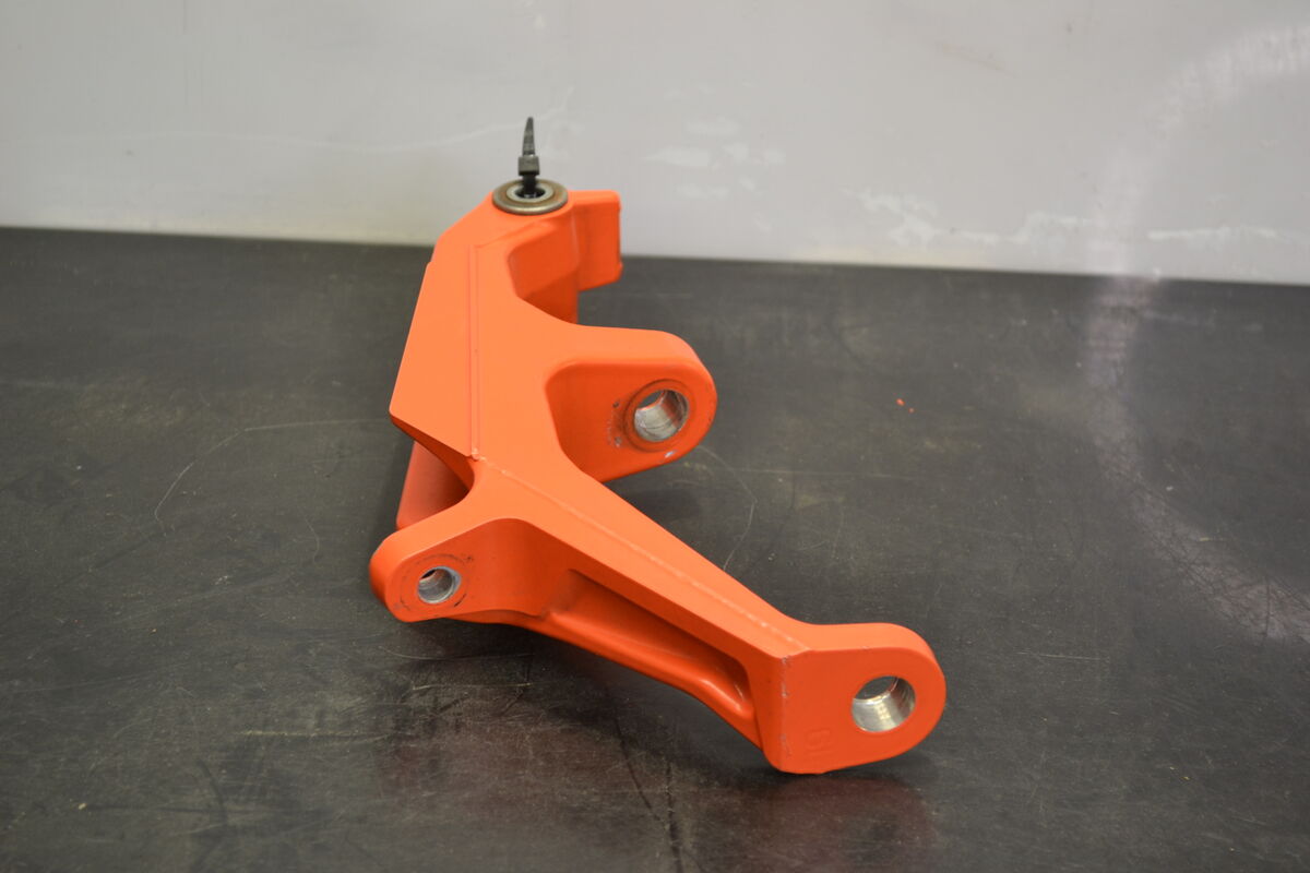 Left shoulder pin, orange Boondocker, 505075002