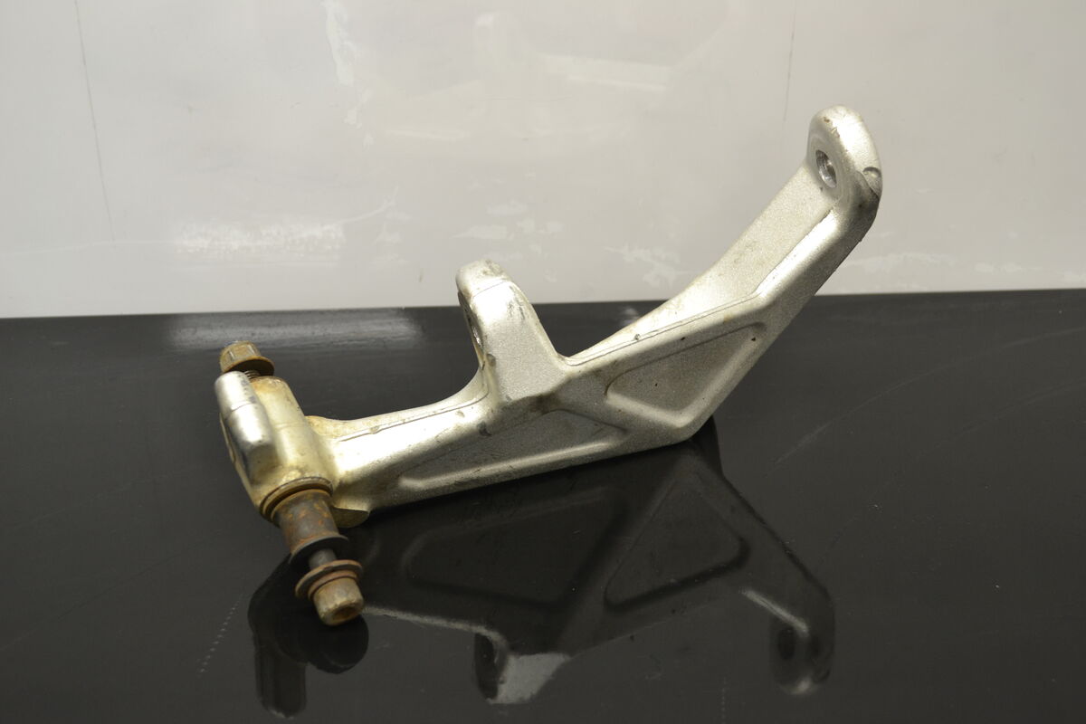 Left shoulder pin for Ski-Doo Summit 2011.