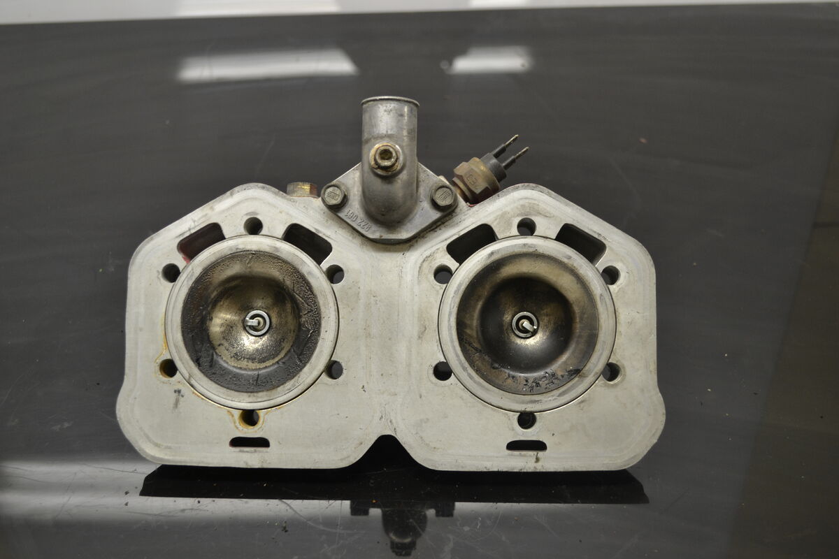 Sylinterin kansi Ski-Doo Mxz X 440