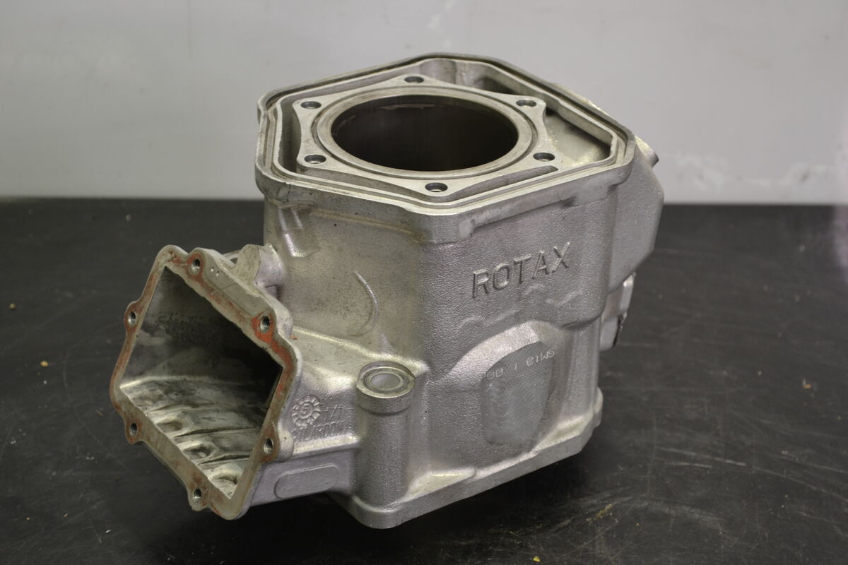 Sylinteri 600 RS, 420413350