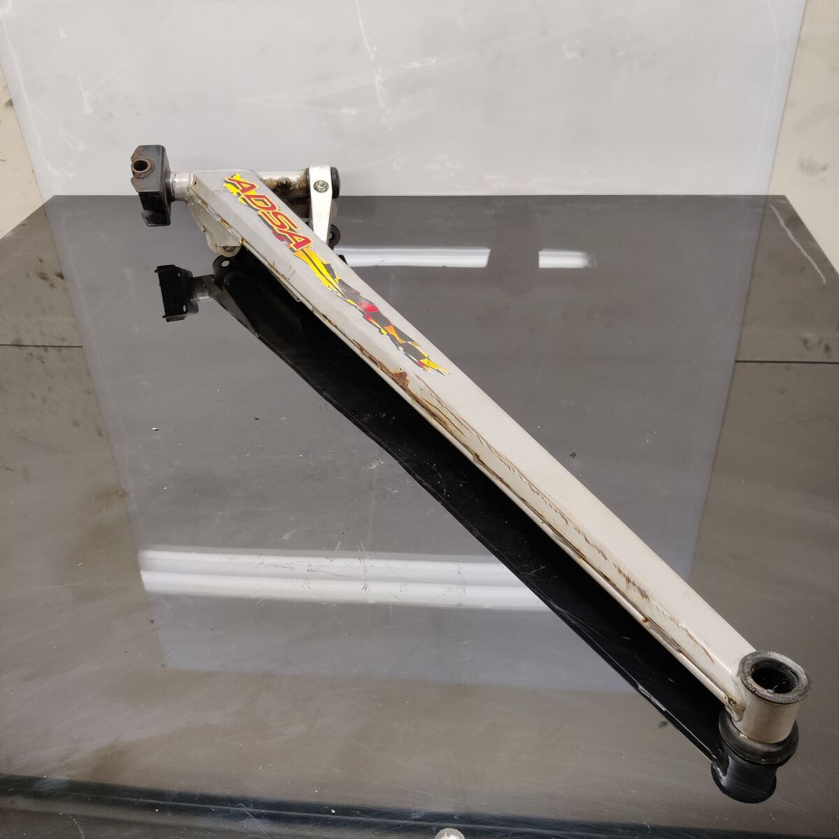 Longitudinal support arm, Left