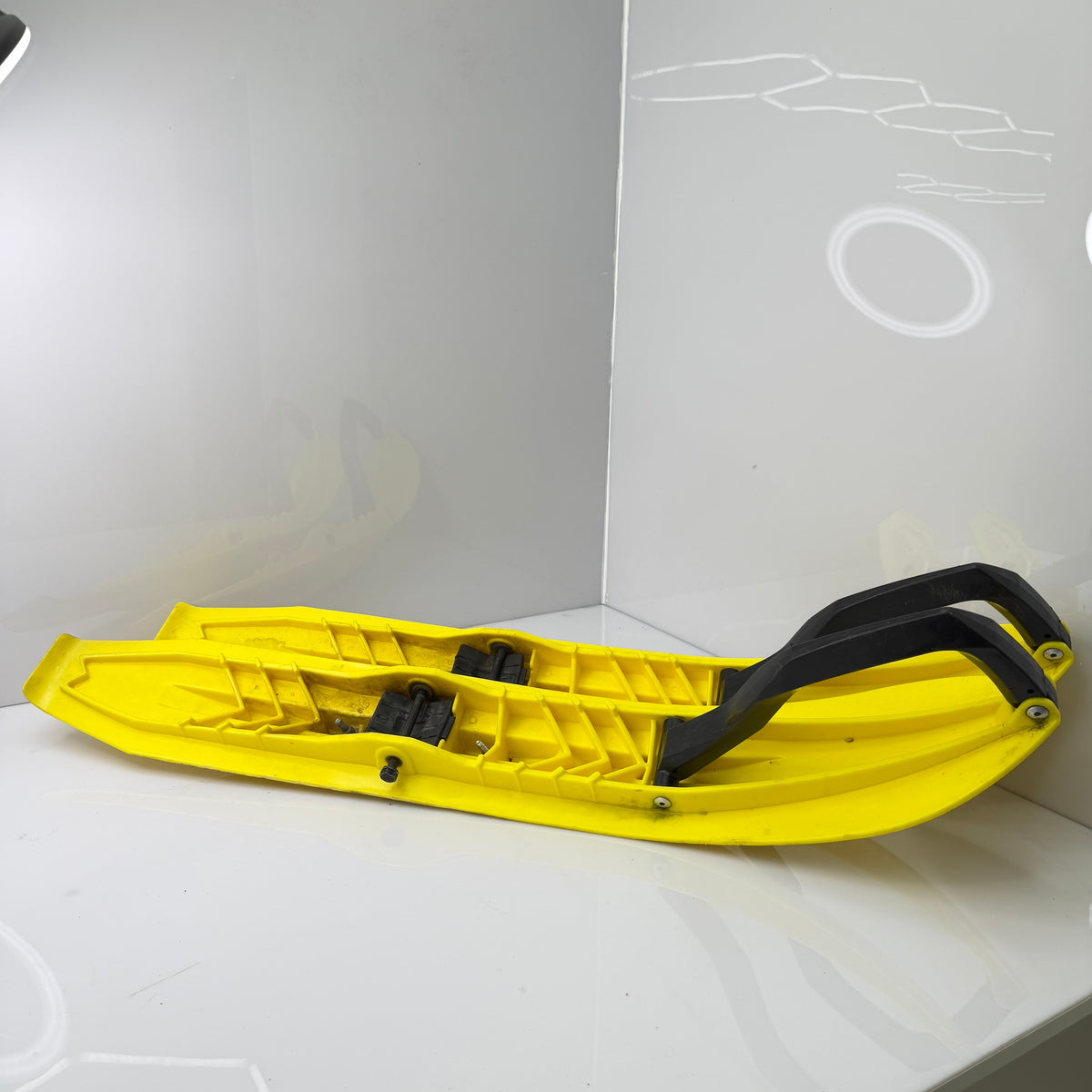 Pilot DS 2 sukset Lynx ja Ski-Doo malleihin, keltaiset mustilla lenkeillä, OEM 505073277