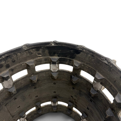 Northern Sledparts Oy käytetty PowderMax-telamatto 16x146x2.0, jossa näkyy kulumaa ja vaurioita lapuissa