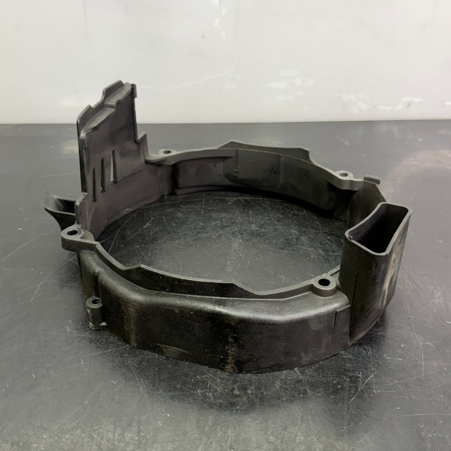 Sytytyspään kaulus Etec moottorit MAG puoli OEM 420911855