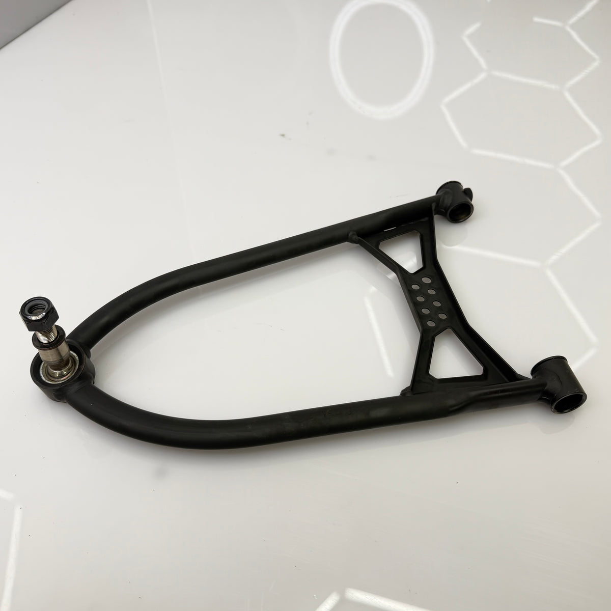 Ylätukivarsi vasen 39″ – Ski-Doo Gen4 / Lynx Radien – OEM 505074611