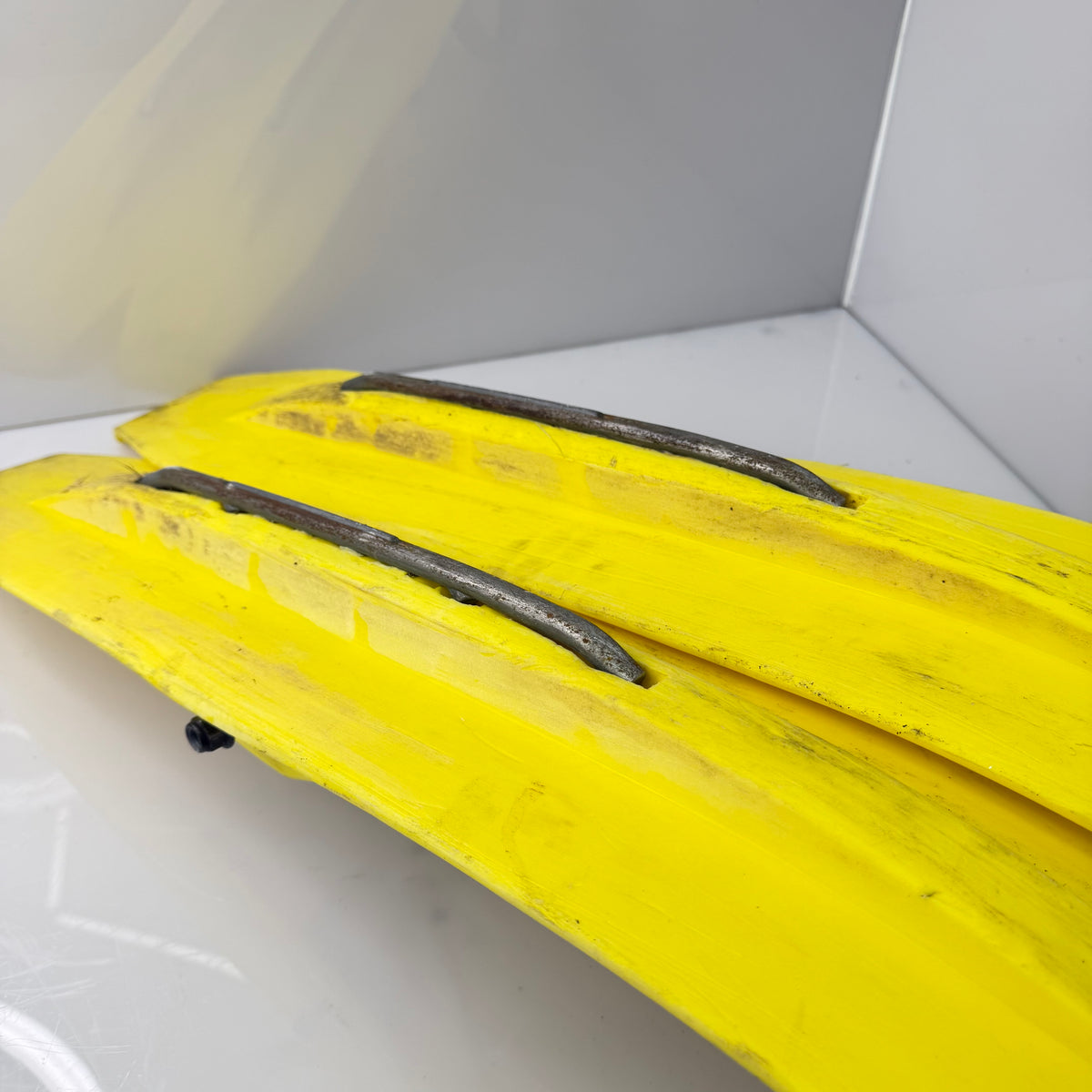 Pilot DS 2 sukset Lynx ja Ski-Doo malleihin, keltaiset mustilla lenkeillä, OEM 505073277