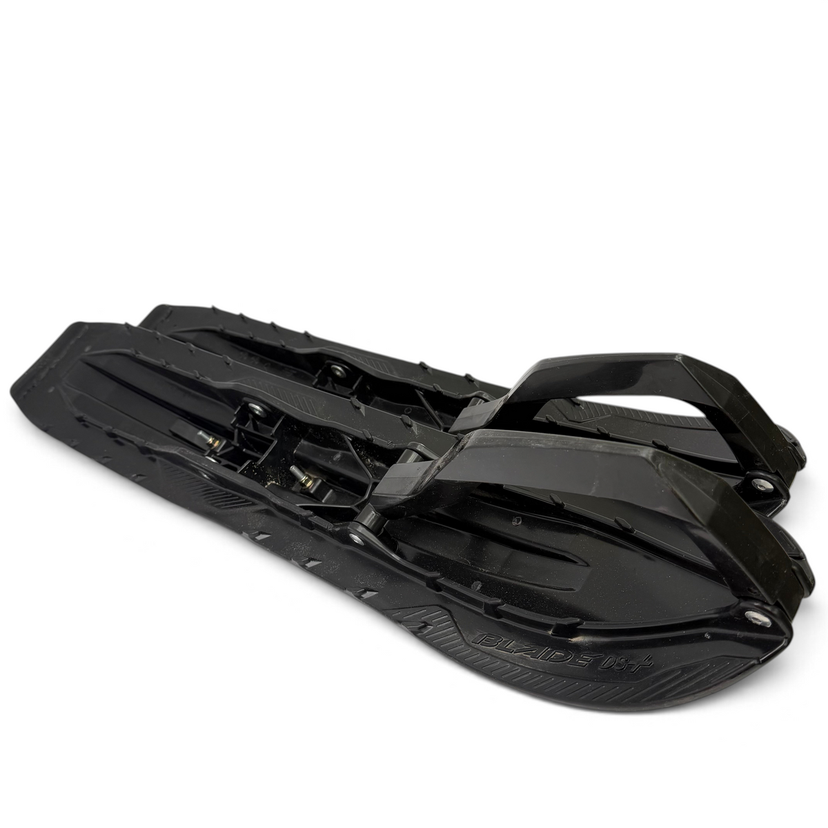 Northern Sledparts Oy musta BRP Blade DS+ moottorikelkan suksipari, alkuperäinen käytetty OEM-varaosa