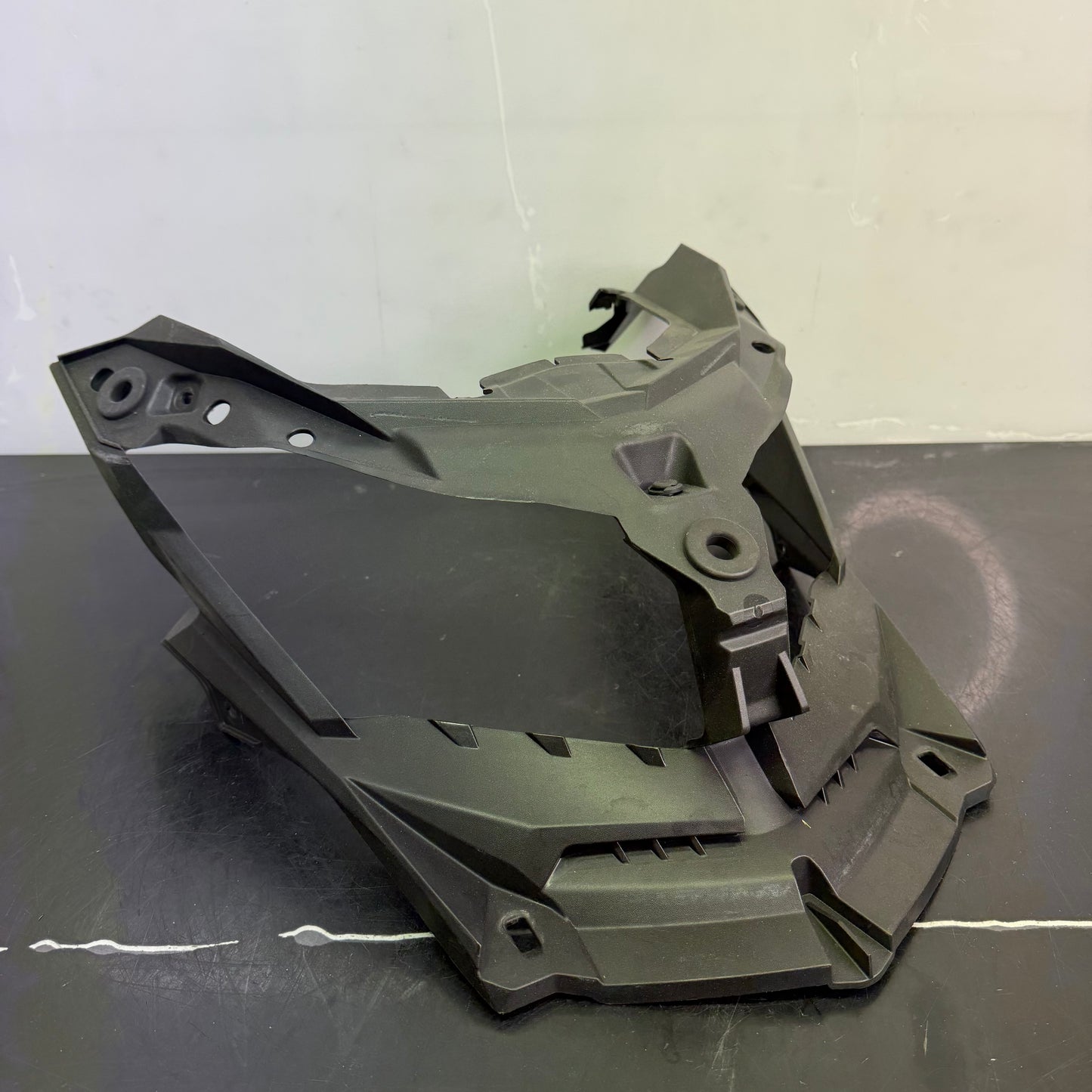 Ajovalon kehys Ski-Doo Gen4 musta OEM 517305746