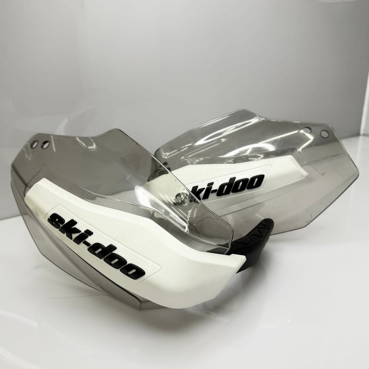 Käsisuojat savunharmaa / valkoinen, Ski-Doo Gen4 / Gen5 / XS / XM / XP / XR / XU