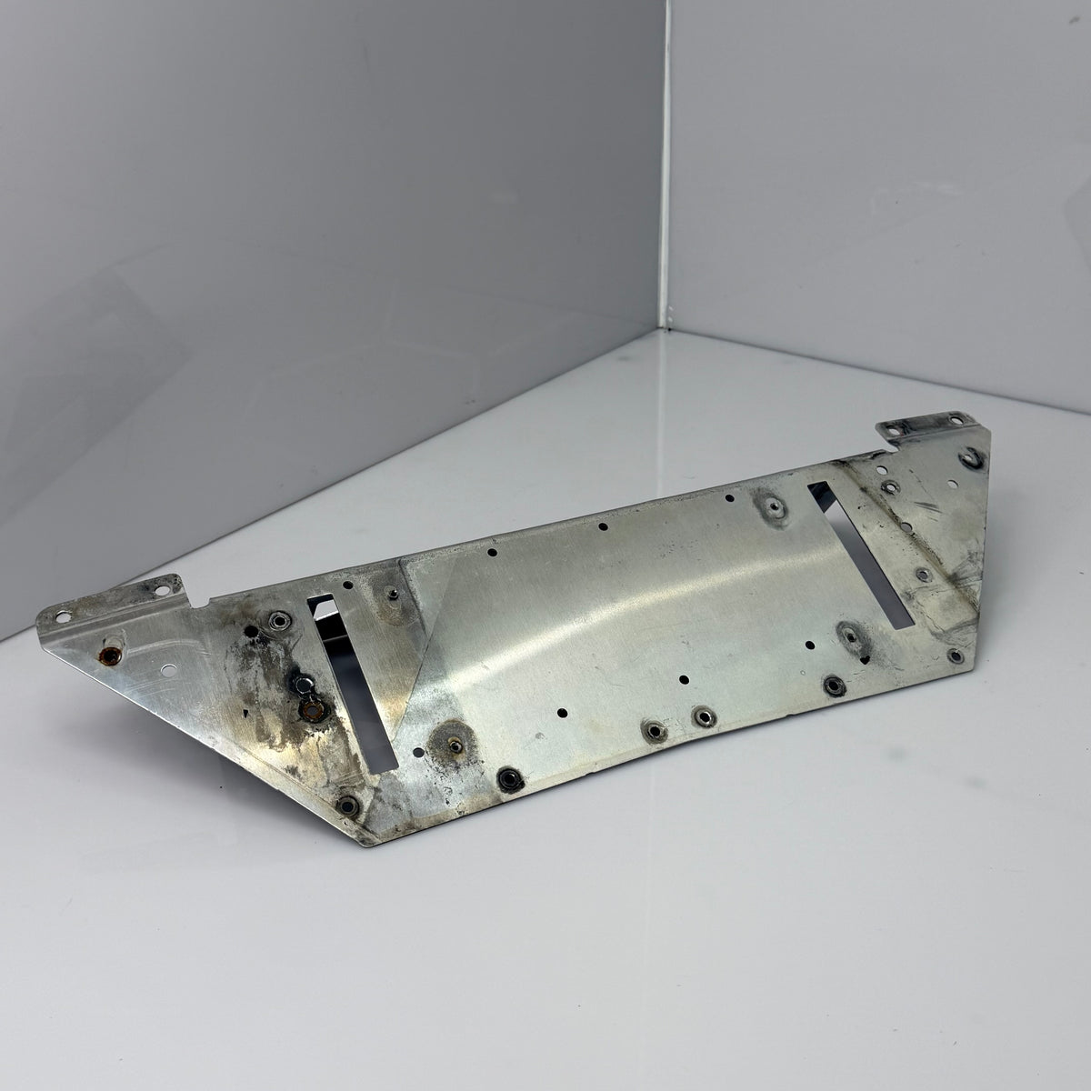 Eturungon pohjalevy Ski-Doo Gen4 ja Lynx, OEM 518332716