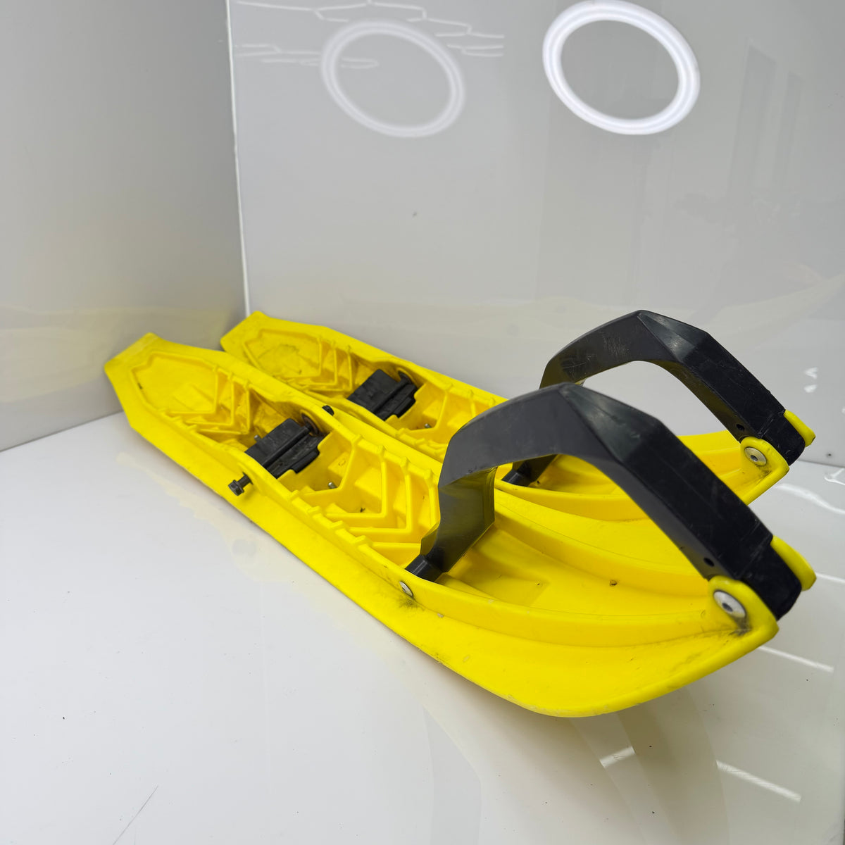Pilot DS 2 sukset Lynx ja Ski-Doo malleihin, keltaiset mustilla lenkeillä, OEM 505073277