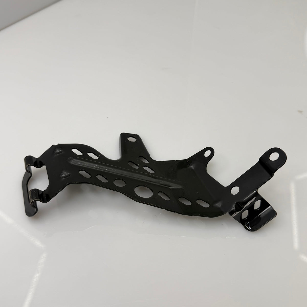 Variaattorinsuojan takatuki,Ski-Doo / Lynx, OEM 417300577