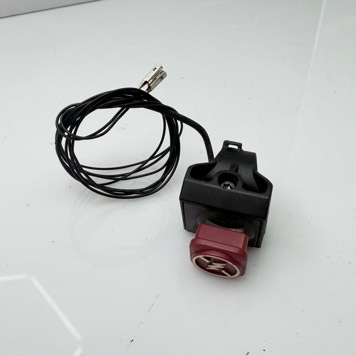Sammutinnappi telineellä Ski-Doo Gen4 ja Lynx Radien runkoisiin, OEM 515177931