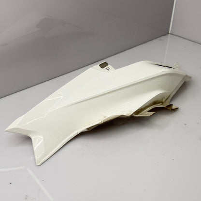 Oikea valkoinen yläkuomu Ski-Doo Gen4 -malleihin, OEM 517306738