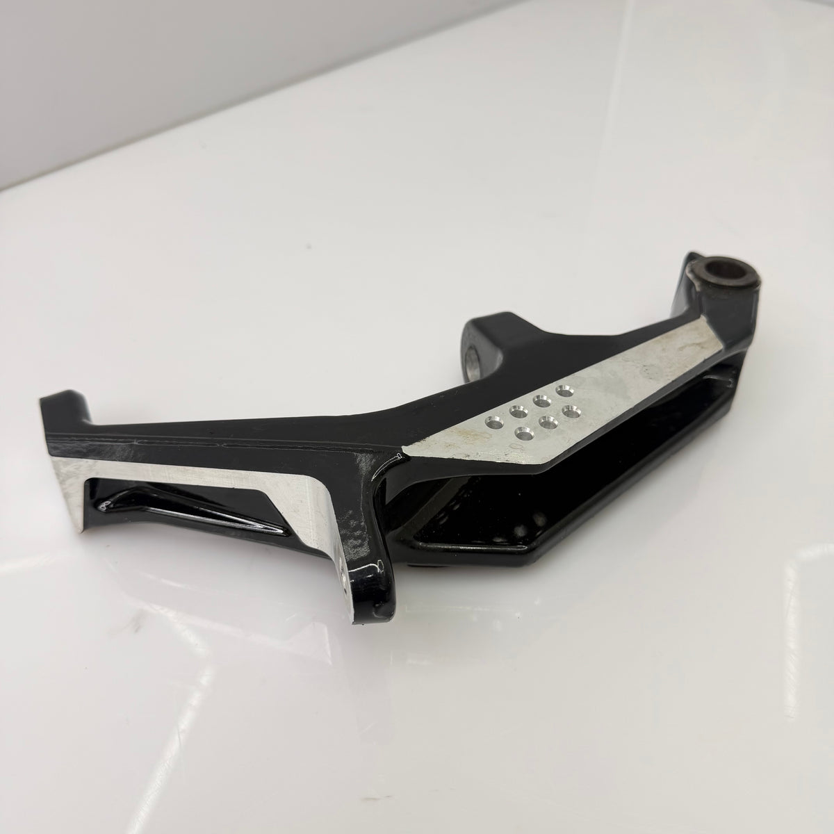 Oikea olkatappi, musta Lynx Xtrim RE 800 E-TEC 2016 OEM 505073631