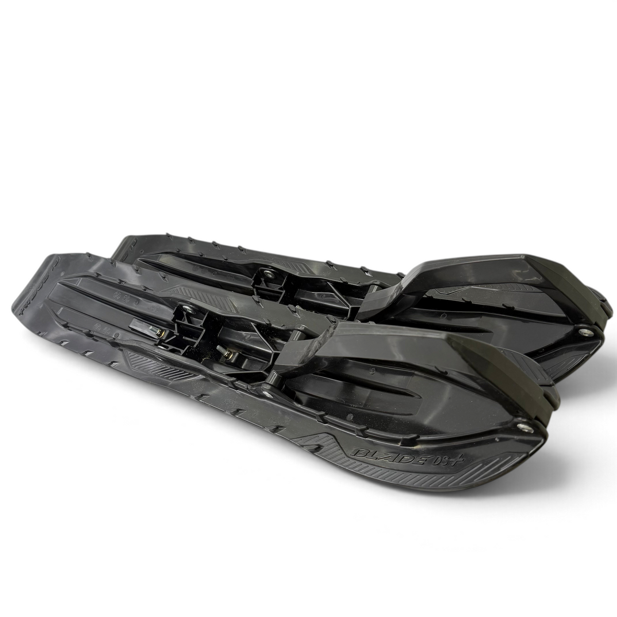 Northern Sledparts Oy musta BRP Blade DS+ -suksipari moottorikelkkaan, alkuperäinen käytetty varaosa