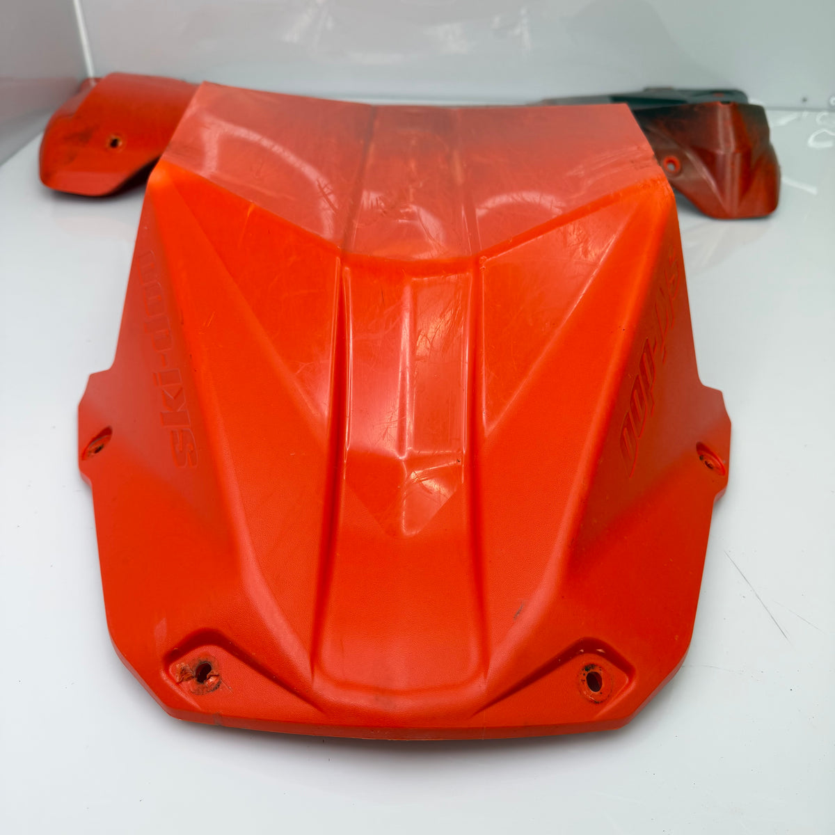 Pohjapanssari Ski-Doo Gen4 narrow, Lava Red, OEM 860201809