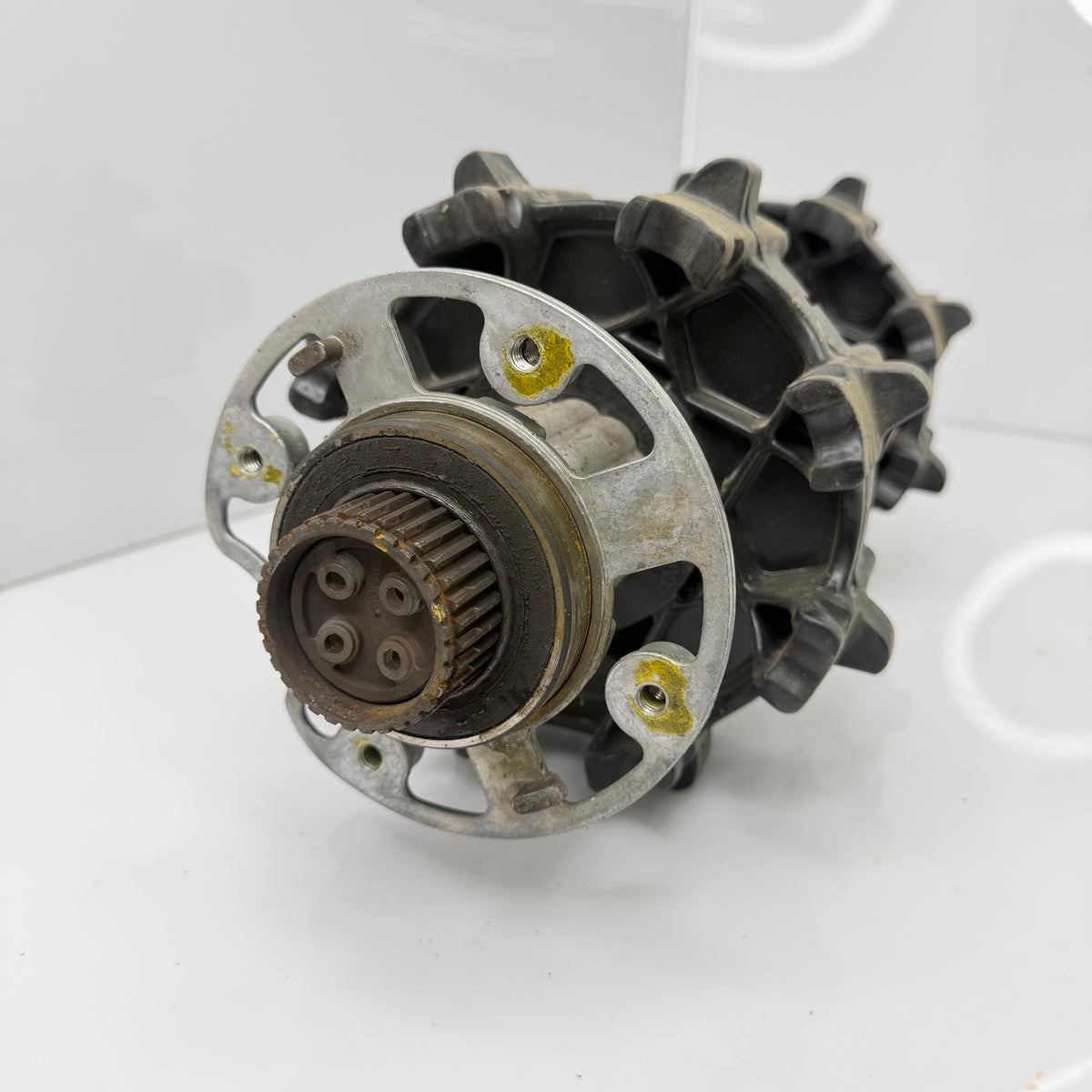 Vetoakseli Ski-Doo Gen4, 8 piikkiset vetopyörät, jako 2,86, OEM 504153949