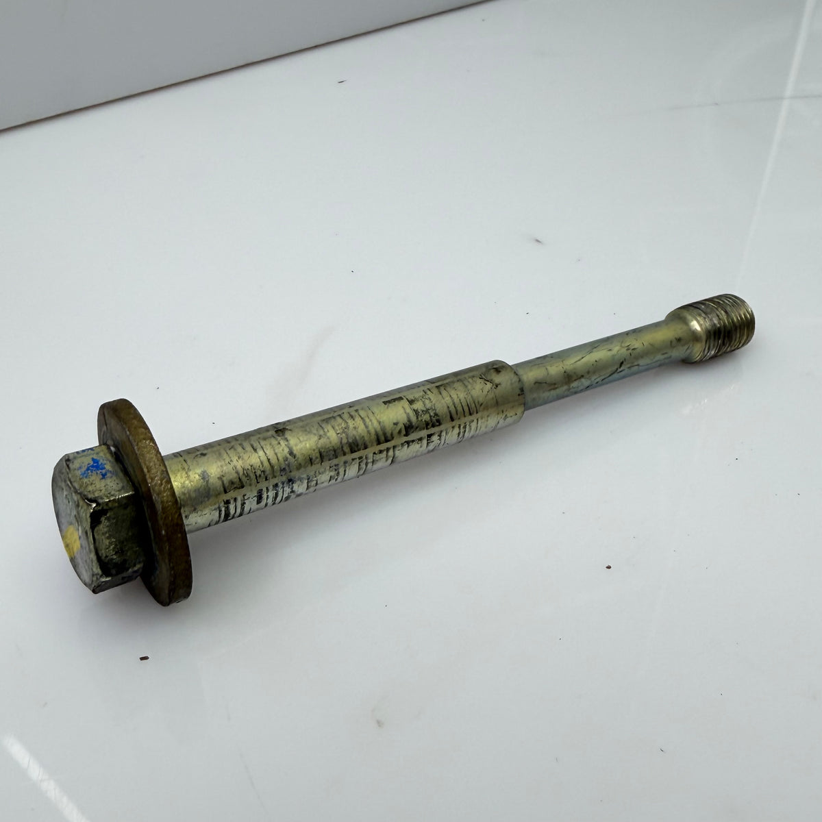 TRA kytkimen pultti OEM 417300409