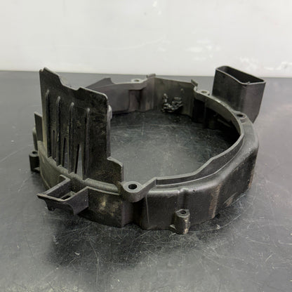 Sytytyspään kaulus Etec moottorit MAG puoli OEM 420911855