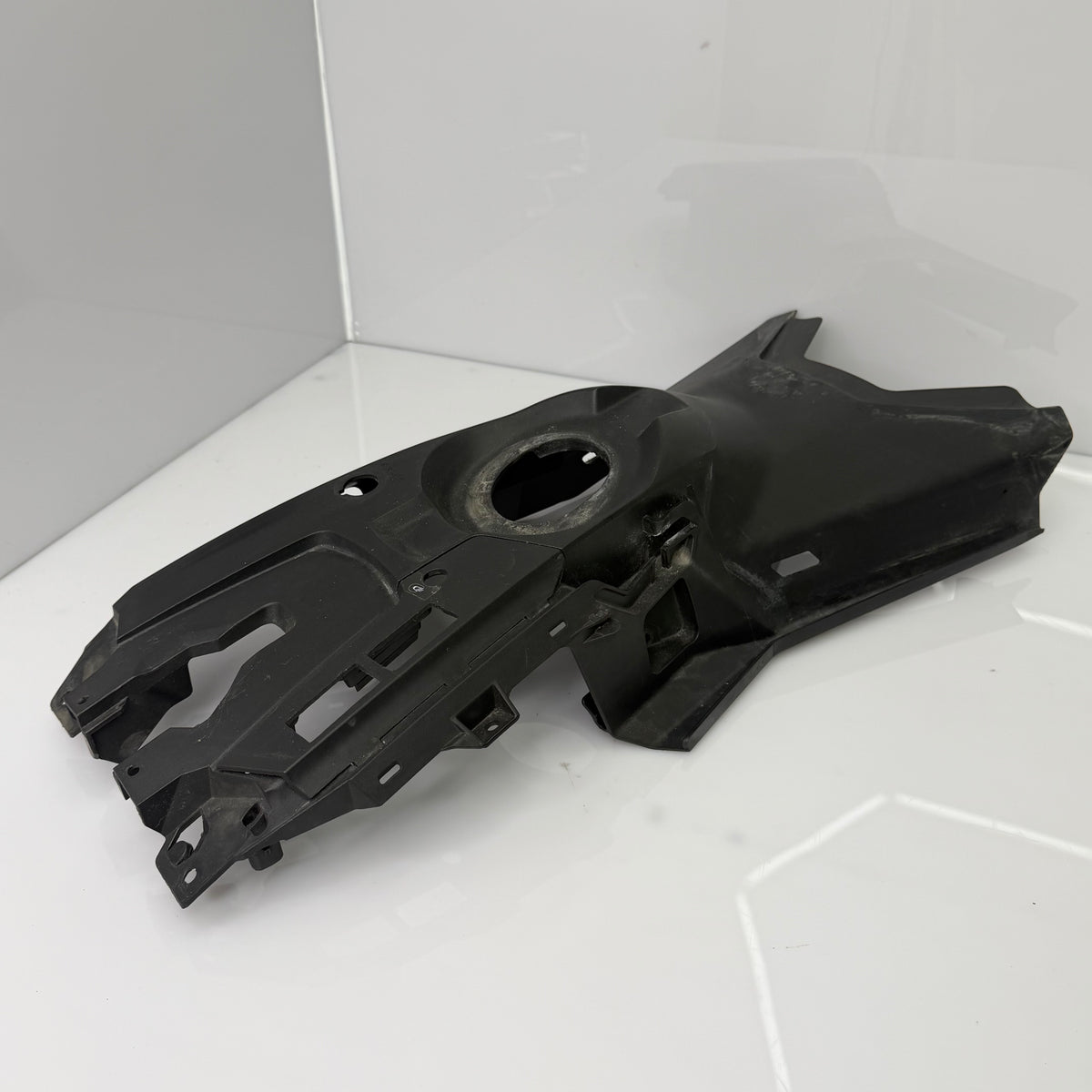 Ski-Doo Gen4 tankin päällysmuovi musta, 517307685