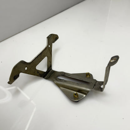 Akkukotelon kiinnitysrauta, Ski-Doo Gen4 / Gen5 / Lynx Radien / Radien² OEM 515177870