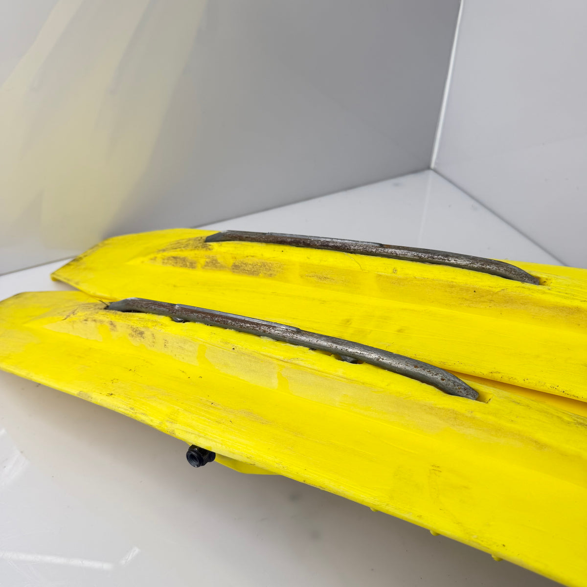 Pilot DS 2 sukset Lynx ja Ski-Doo malleihin, keltaiset mustilla lenkeillä, OEM 505073277