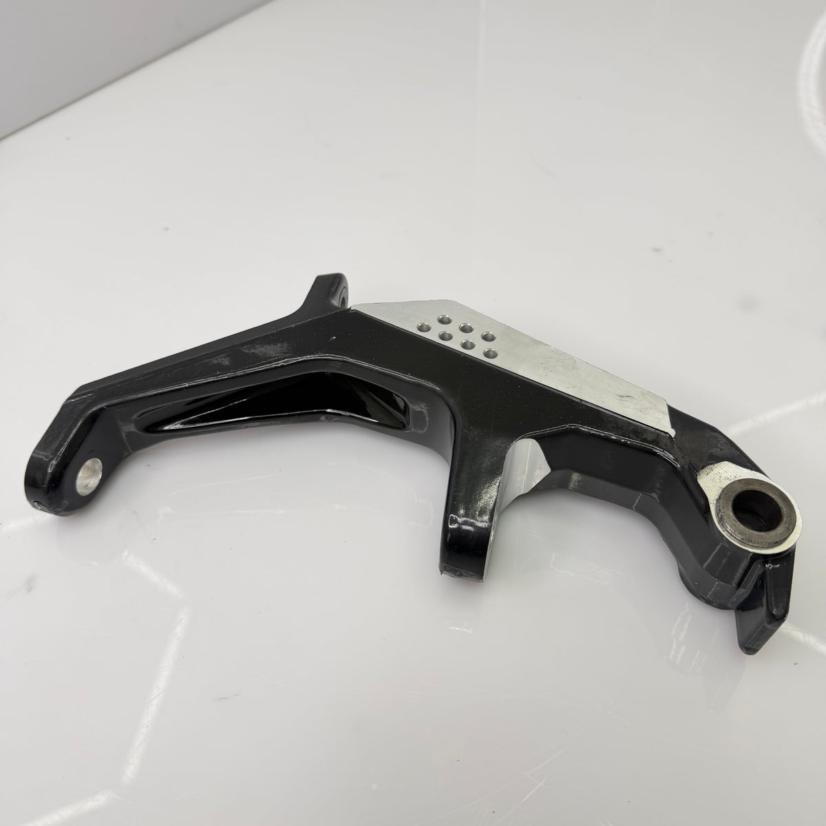 Vasen olkatappi, musta Lynx Xtrim RE 800 E-TEC 2016, OEM 505073630