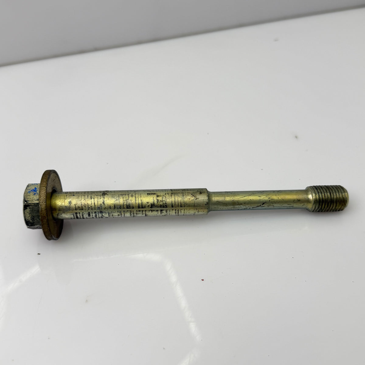 TRA kytkimen pultti OEM 417300409