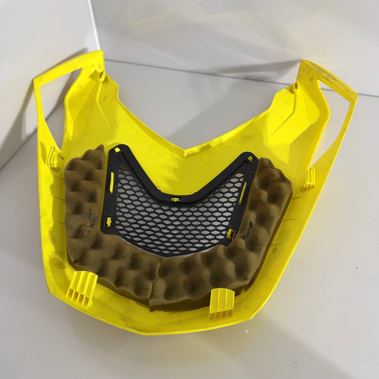 Keltainen konepelti Ski-Doo Scandic / Expedition OEM 51730552