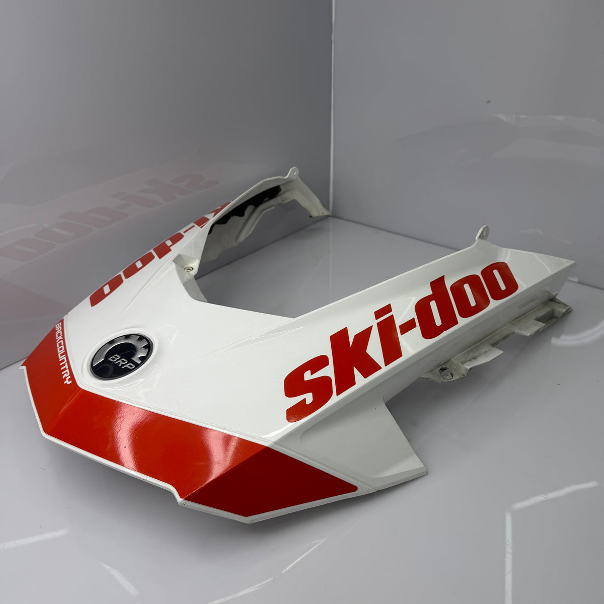 Valkoinen kuomu Ski-Doo Gen4-malleihin, OEM 517306269