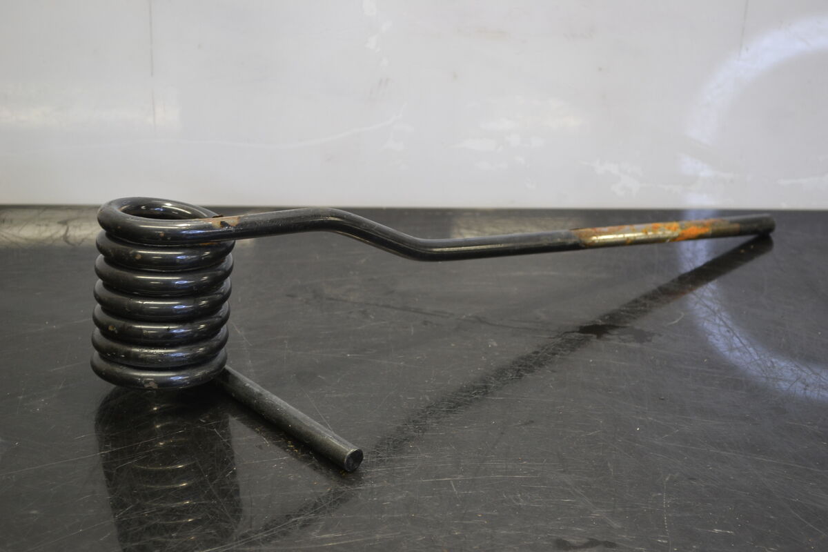 Bakfjädring fjäder höger Indy 600,  7043071-067