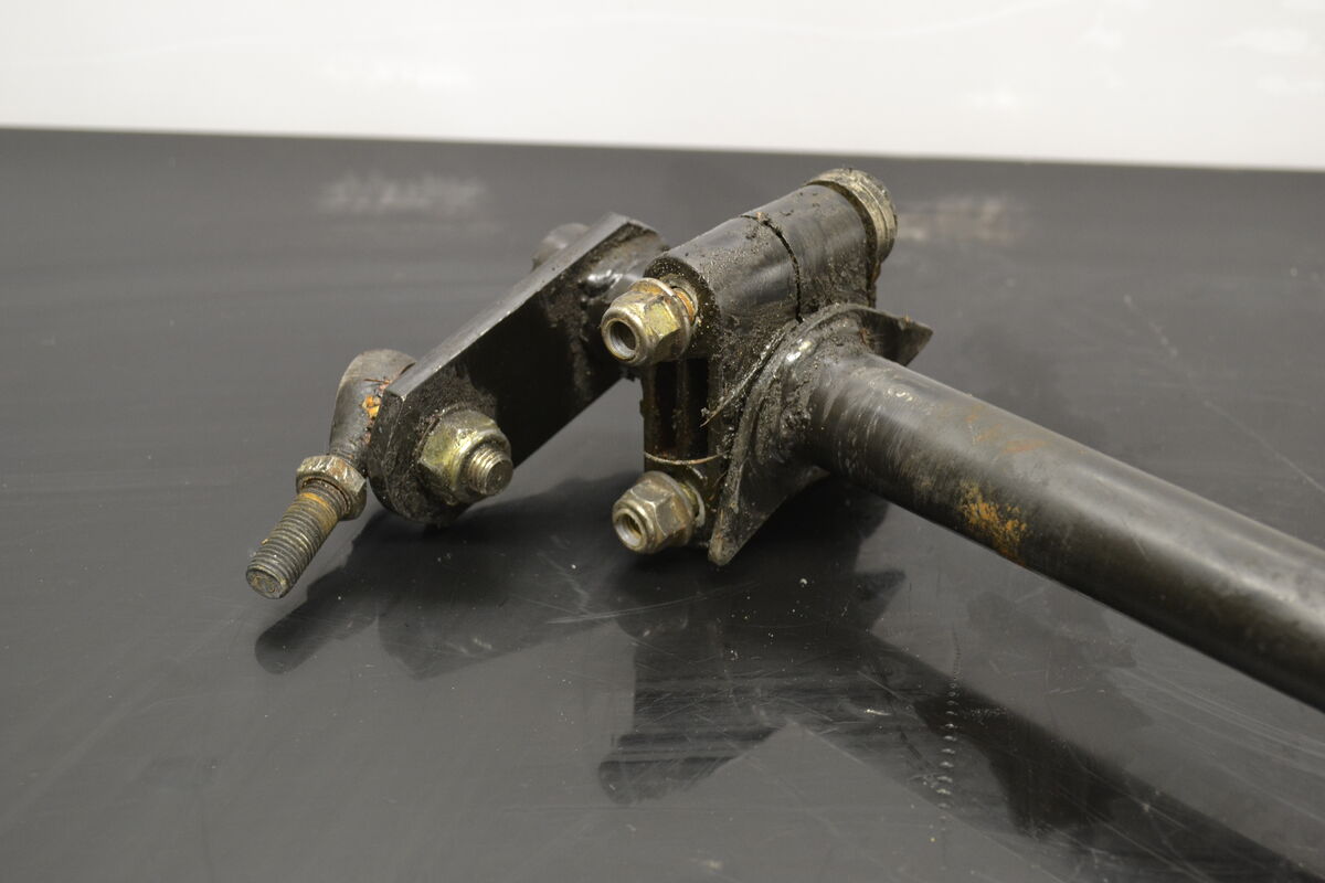 Ohjausakseli Ski-Doo Mxz 500