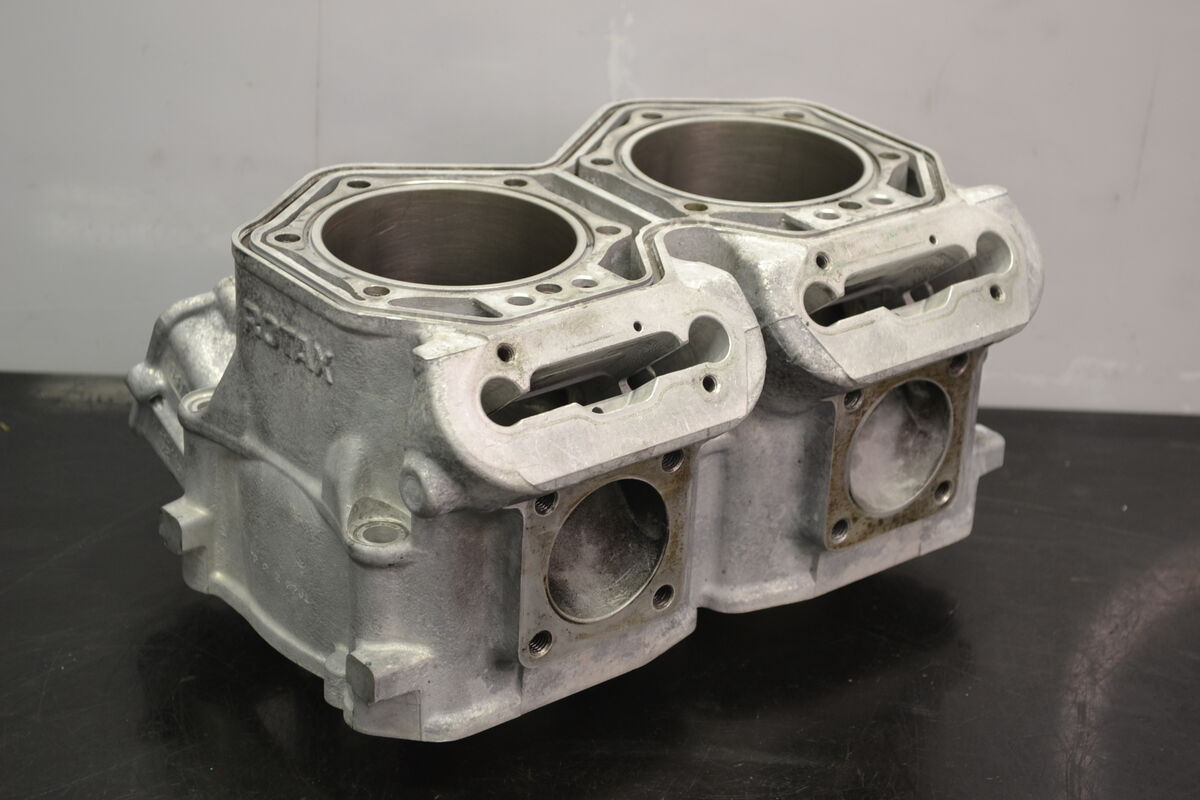 Sylinteri 800 Etec, 420413041 Summit X