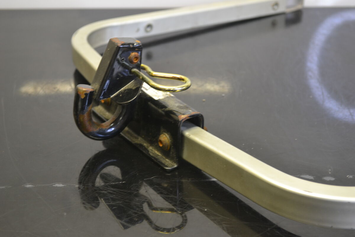 Takapuskuri vetokoukulla BRP