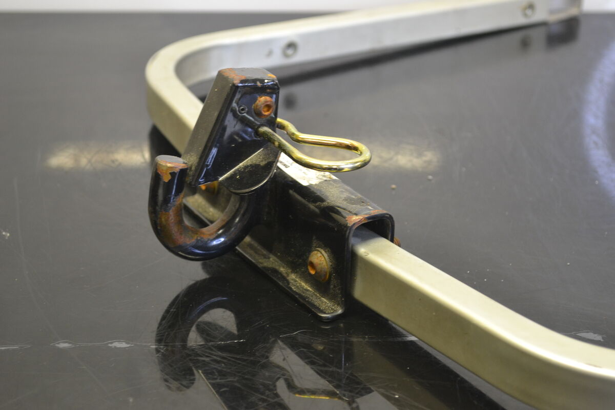 Takapuskuri vetokoukulla BRP