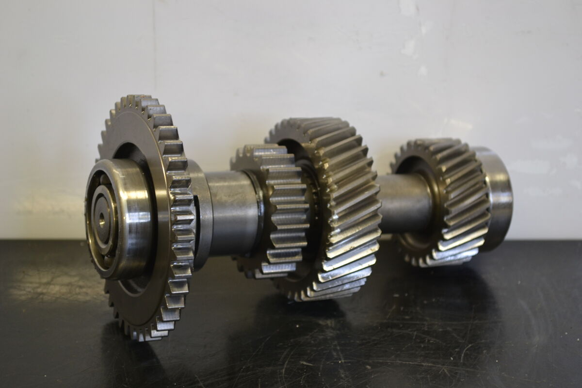 Commander 900 Ace vaihdelaatikon akseli, 504154127