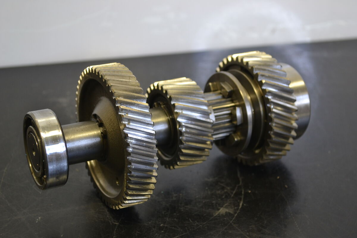 Commander 900 Ace vaihdelaatikon akseli, 504154126