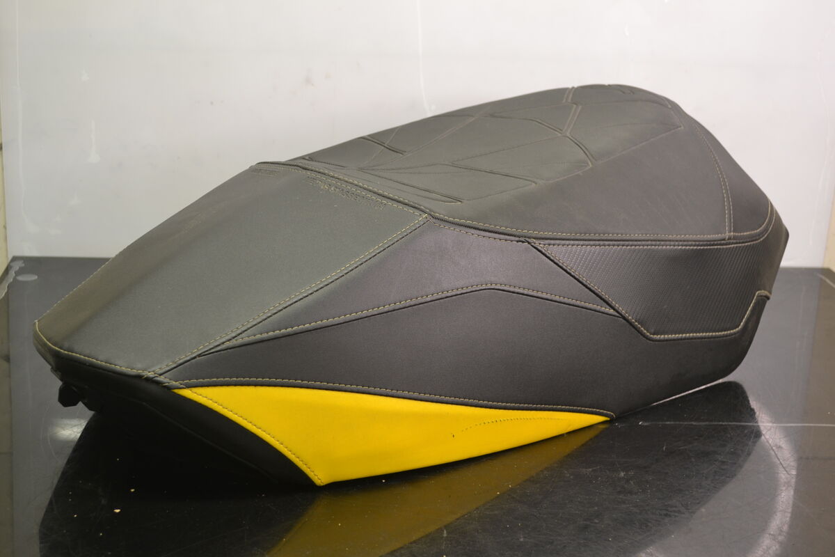 Penkki Ski-Doo MXZ X  2013 Musta/Keltainen