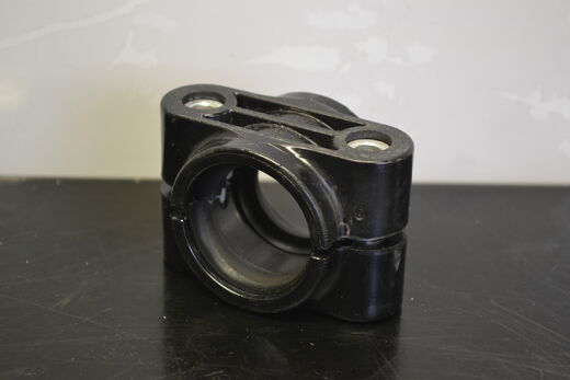 Ohjausakselin kiinnike 506152508