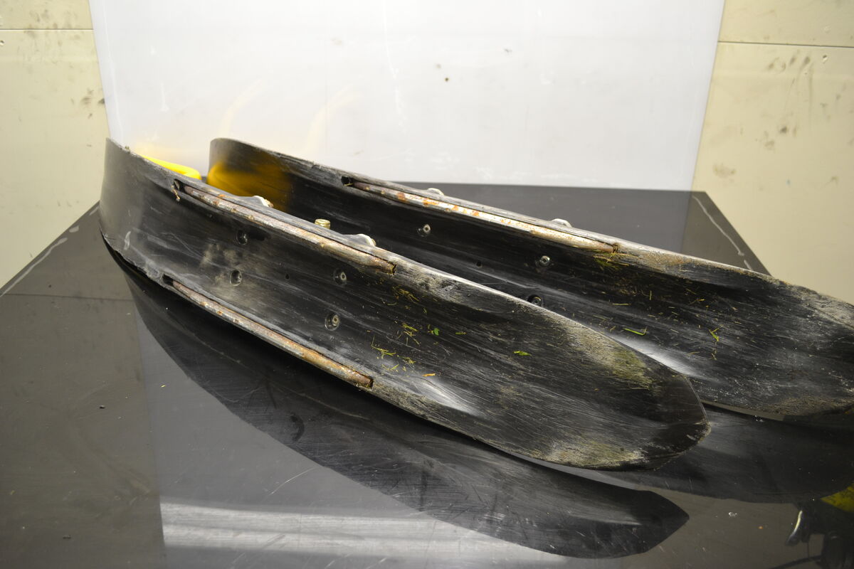 Ski-Doo MXZ 600 2002 skis