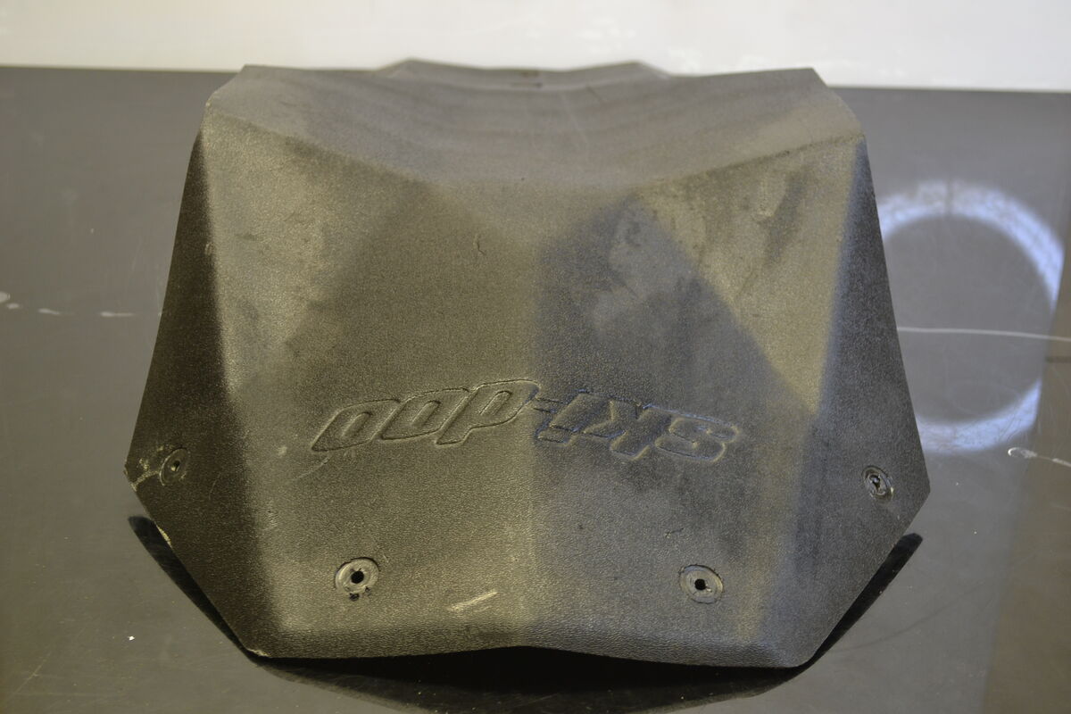 Pohjapanssari Ski-Doo  2008-2013 Musta