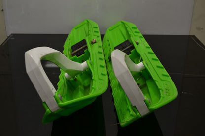 Blade DS skis, green.