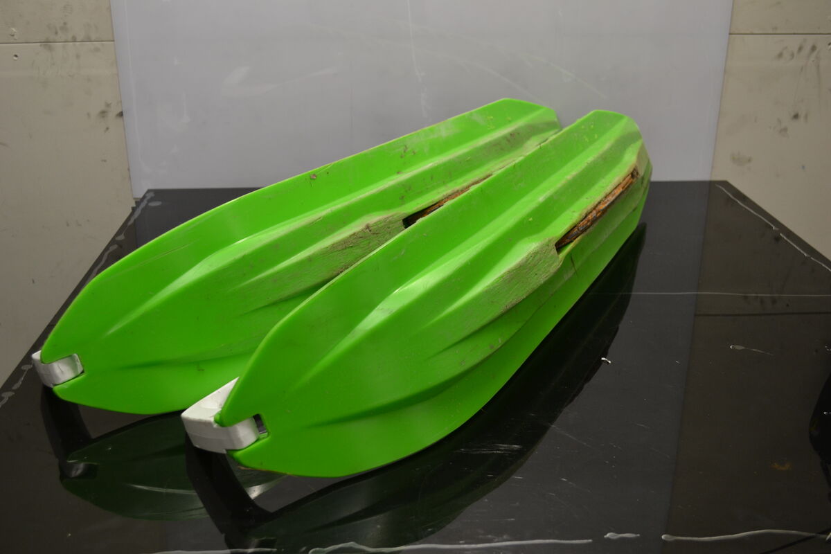 Blade DS skis, green.