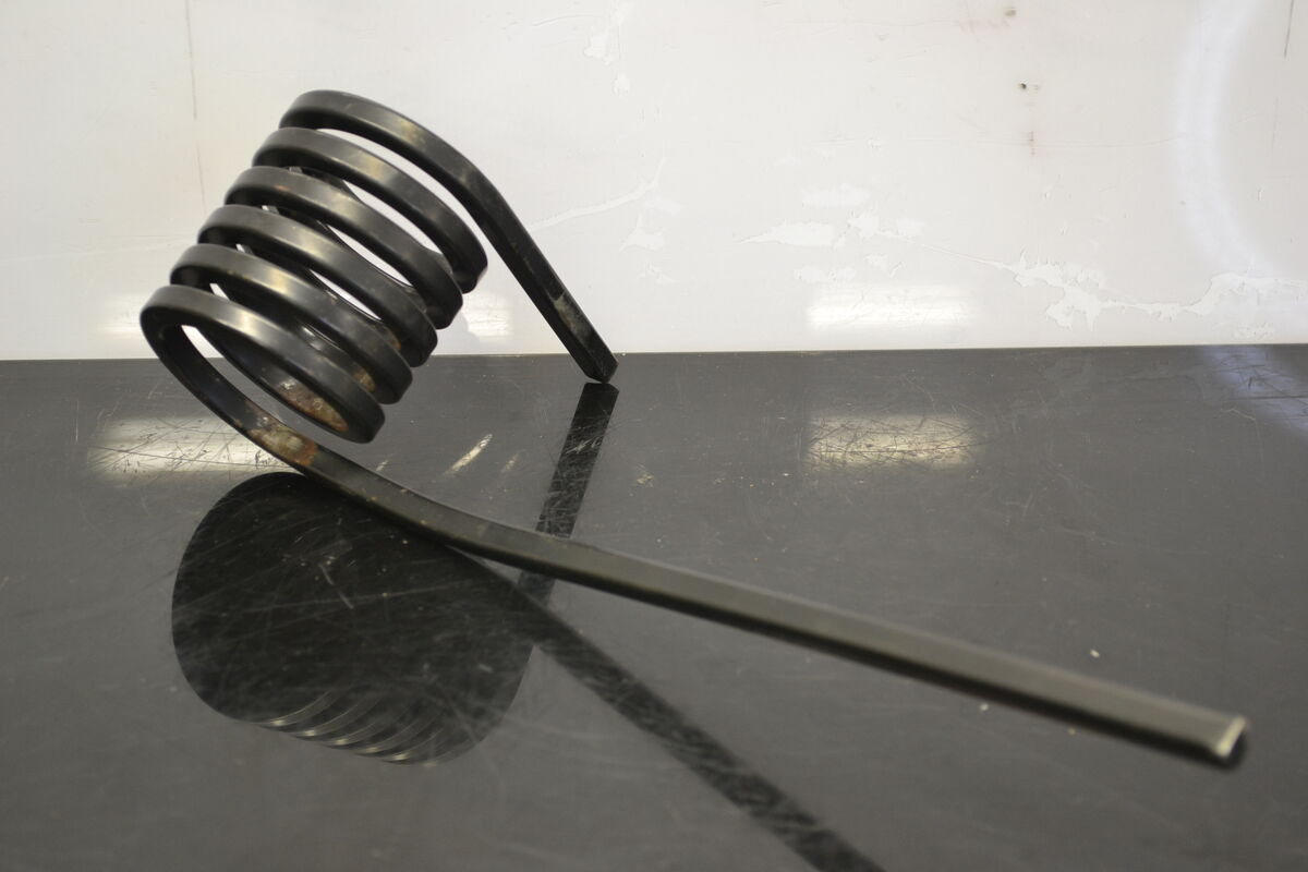 Takapukin jousi oikea XRS, 503191186