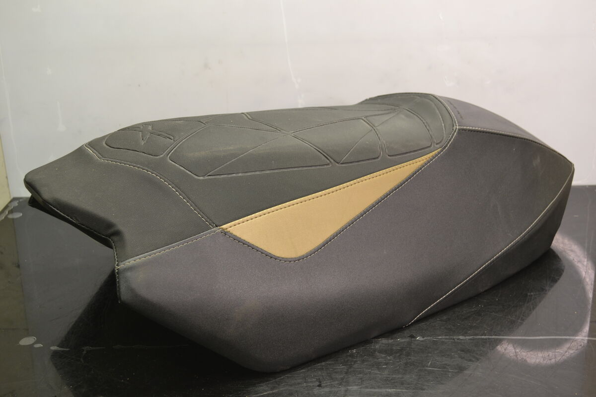 Penkki Ski-Doo Summit X 2012 Musta