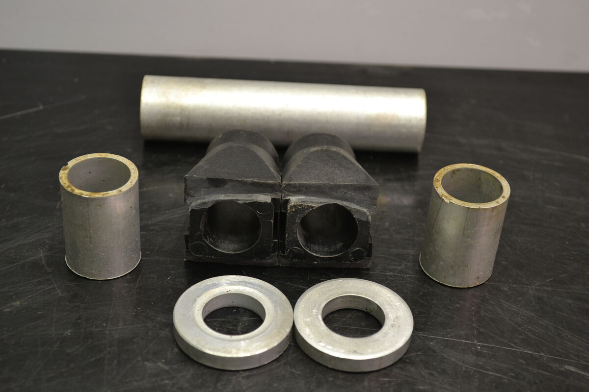 Taka-akselin holkit PPS (2 laatu )